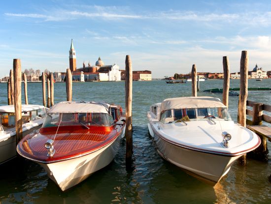 【空港送迎】ヴェネツィア マルコポーロ空港 ⇔ サンマルコ広場付近ホテル ＜貸切／日本語アシスタント＞ by Max Harvest