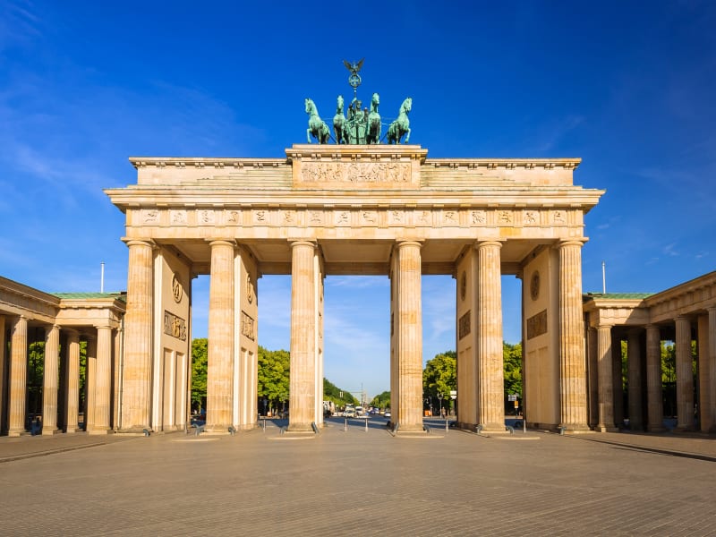 Germany_Berlin_Brandenburg-Gate_shutterstock_661903903