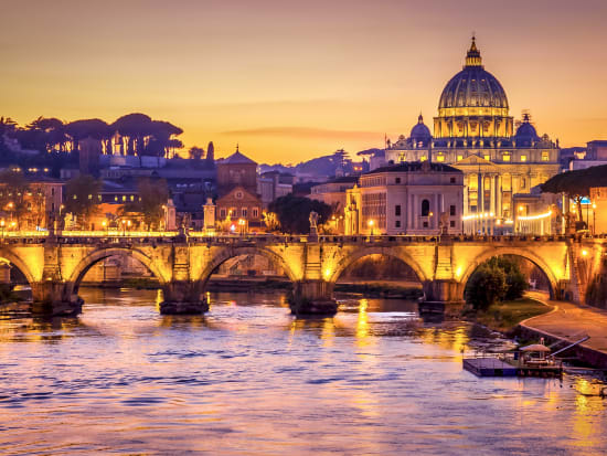 Italy_Rome_Tiber-River_shutterstock_1311488264