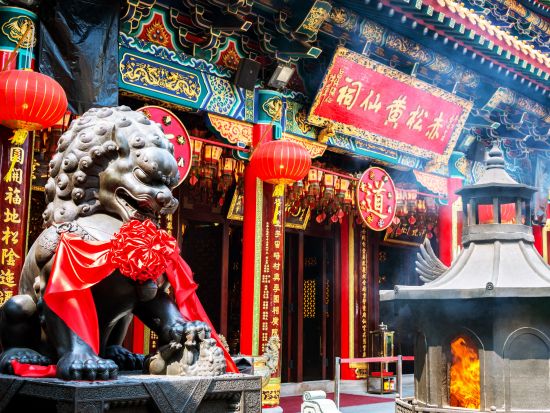 九龍開運めぐり 黄大仙（ウォンタイシン）おみくじ＆翡翠(ヒスイ）市場散策＜午後／日本語ガイド＞