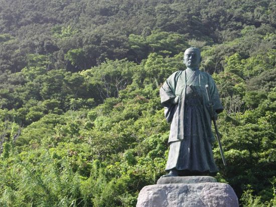 室戸岬の見所を制覇！　室戸ジオパーク＋中岡慎太郎像＋御蔵洞＋御崎寺＜貸切／8時間／選べる出発時間／高知市発＞