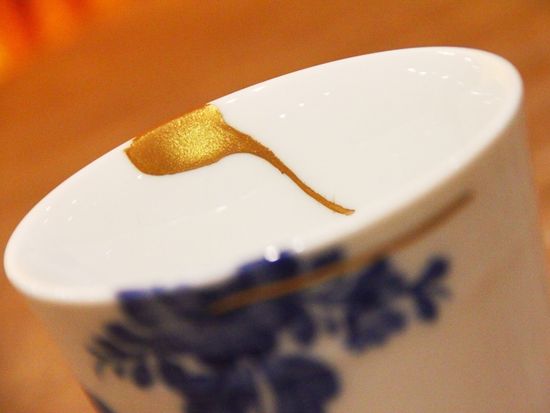 表参道 金継ぎ体験教室 壊れた器を強く美しく魅せる陶匠 中野拓氏 By 彩泥窯 東京 表参道 東京の観光 遊び 体験 レジャー専門予約サイト Veltra ベルトラ