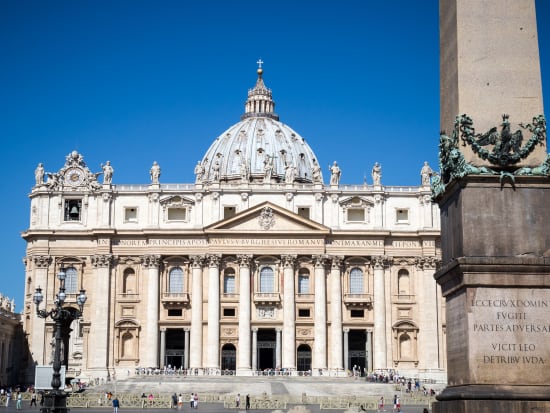 Italy_Rome_St-Peters-Basilica_shutterstock_575031946