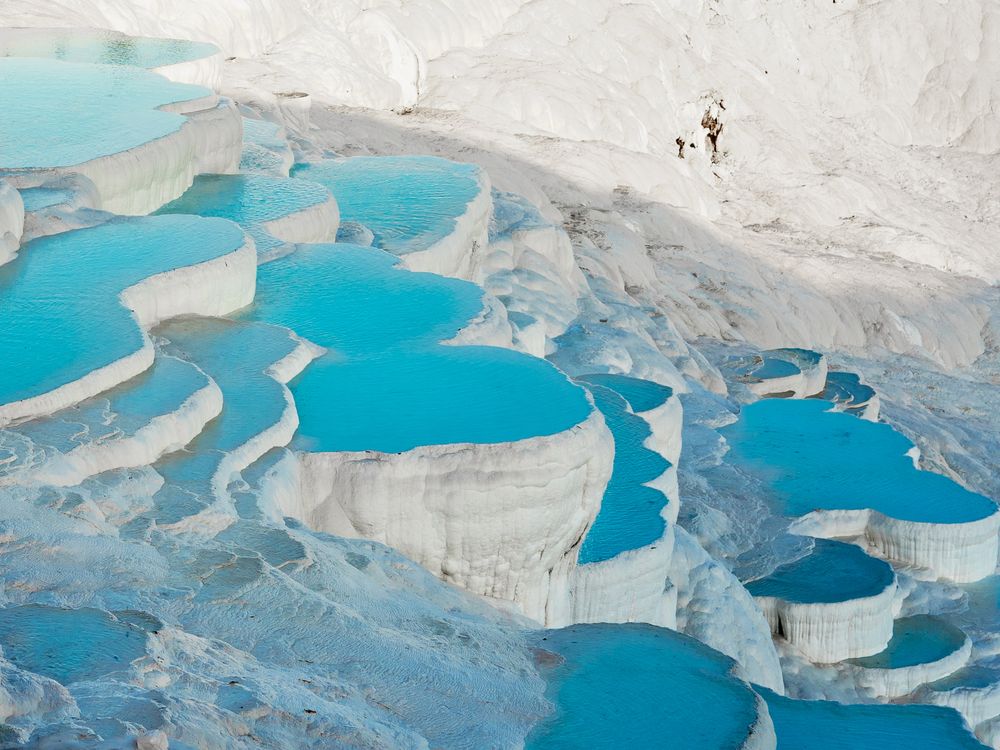 Turkey_Pamukkale_Traverten_shutterstock_1250272990