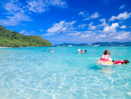 カタマランボートで行く！コーラル島サンセットツアー＜日本語ガイド選択可／貸切プラン有＞