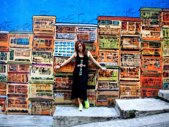 香港 フォトジェニック街歩きツアー　香取慎吾さんが手がけた壁画のスポットも観光＆名店エッグタルトの試食付き ＜午前／日本語ガイド＞