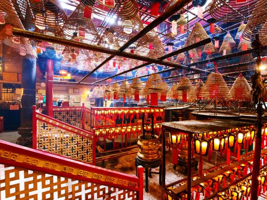 香港島まるごと1日観光ツアー　ミシュラン獲得の香港発点心専門店「添好運（ティム・ホー・ワン）」での飲茶ランチ付き＜日本語ガイド／昼食／香港発＞