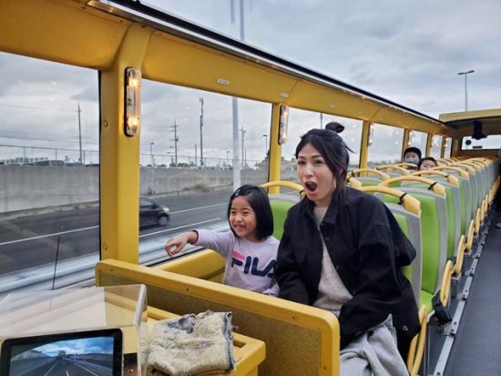 オープントップバス観光ツアー　沖縄の見所を効率良く巡るコース！青い空と澄んだ空気を味わおう＜0歳からOK／那覇発＞