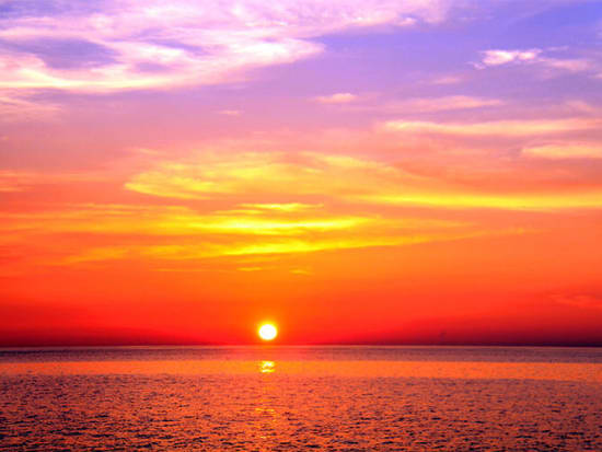 サンセットクルーズ 美しい夕陽が奏でる空 海の絶景 島っちゅおすすめのエリアで鑑賞 4 10月 龍郷町 Byプチリゾート ネイティブシー奄美 奄美大島の観光 遊び 体験 レジャー専門予約サイト Veltra ベルトラ