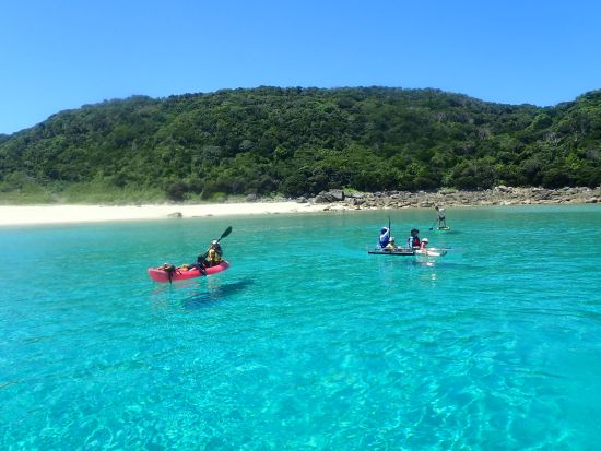 シーカヤック＆シュノーケルツアー 写真撮影＆ウェブアルバムプレゼント 1日プランは手作りアウトドアランチ込！＜1日または半日プラン＞ by オーシャンガイズ