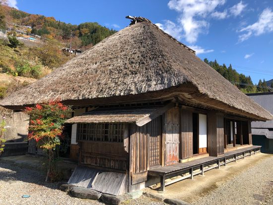 落合集落内の長岡家２