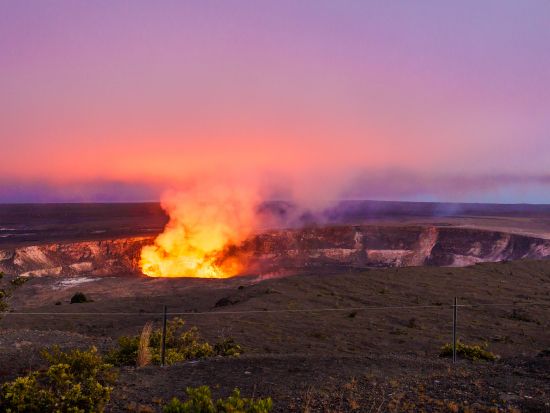 ハワイ島　午後発のゆったりスケジュールで世界遺産キラウエア火山国立公園を見学＜夕食付／英語ガイド／ヒロ地区発＞
