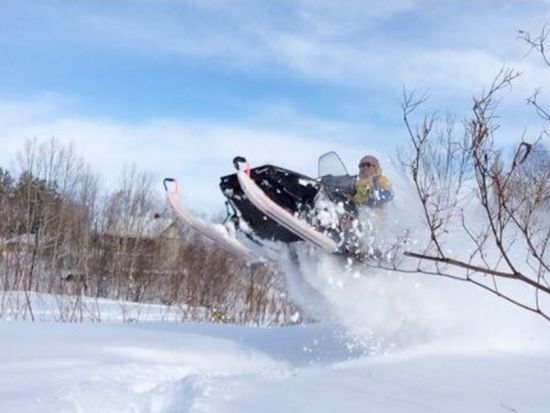 スノーシュー＆スノーモービル体験　雪遊びをたっぷり満喫♪温泉付きプランもご用意！＜12～3月／中学生以上参加可／軽食付き／富良野＞