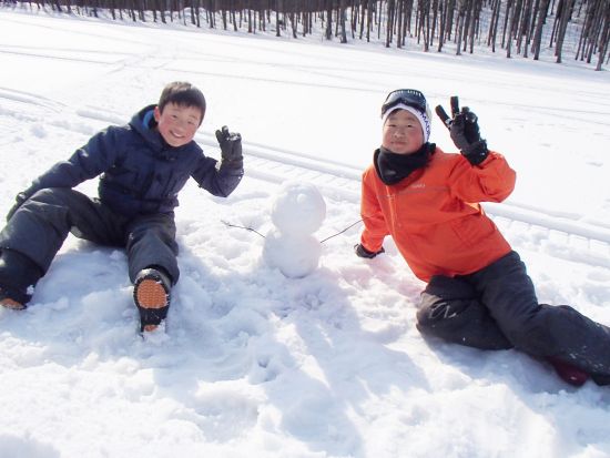 スノーシュー＆スノーモービル体験　雪遊びをたっぷり満喫♪温泉付きプランもご用意！＜12～3月／中学生以上参加可／軽食付き／富良野＞