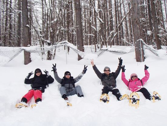 スノーシュー＆スノーモービル体験　雪遊びをたっぷり満喫♪温泉付きプランもご用意！＜12～3月／中学生以上参加可／軽食付き／富良野＞