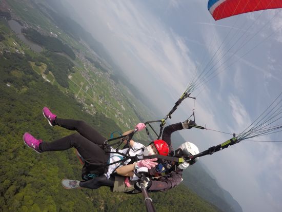 京都パラグライダー体験 高度470mタンデムコース 体験中の様子を撮影！京の空を空中散策＜送迎付／子供25㎏以上参加可／亀岡市＞