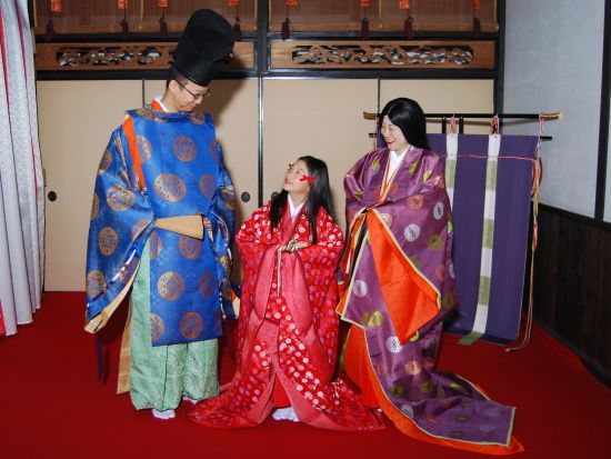 十二単変身体験 京町屋で美しいお姫様に！かぐや姫・お子様・カップル専用プランあり＜京都市／烏丸御池駅＞by 衣紋道 雅ゆき