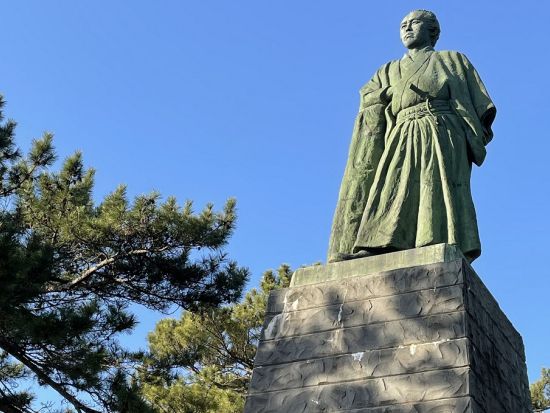 高知市内貸切名所ツアー　桂浜＋高知城・はりまや橋　選べる観光地＜3時間／選べる出発時間／高知市内発＞