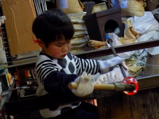 吹きガラス体験　グラス・お皿・花瓶など好きなデザインでつくってみよう！＜20分／常滑市＞