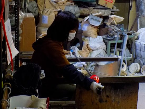 吹きガラス体験　グラス・お皿・花瓶など好きなデザインでつくってみよう！＜20分／常滑市＞