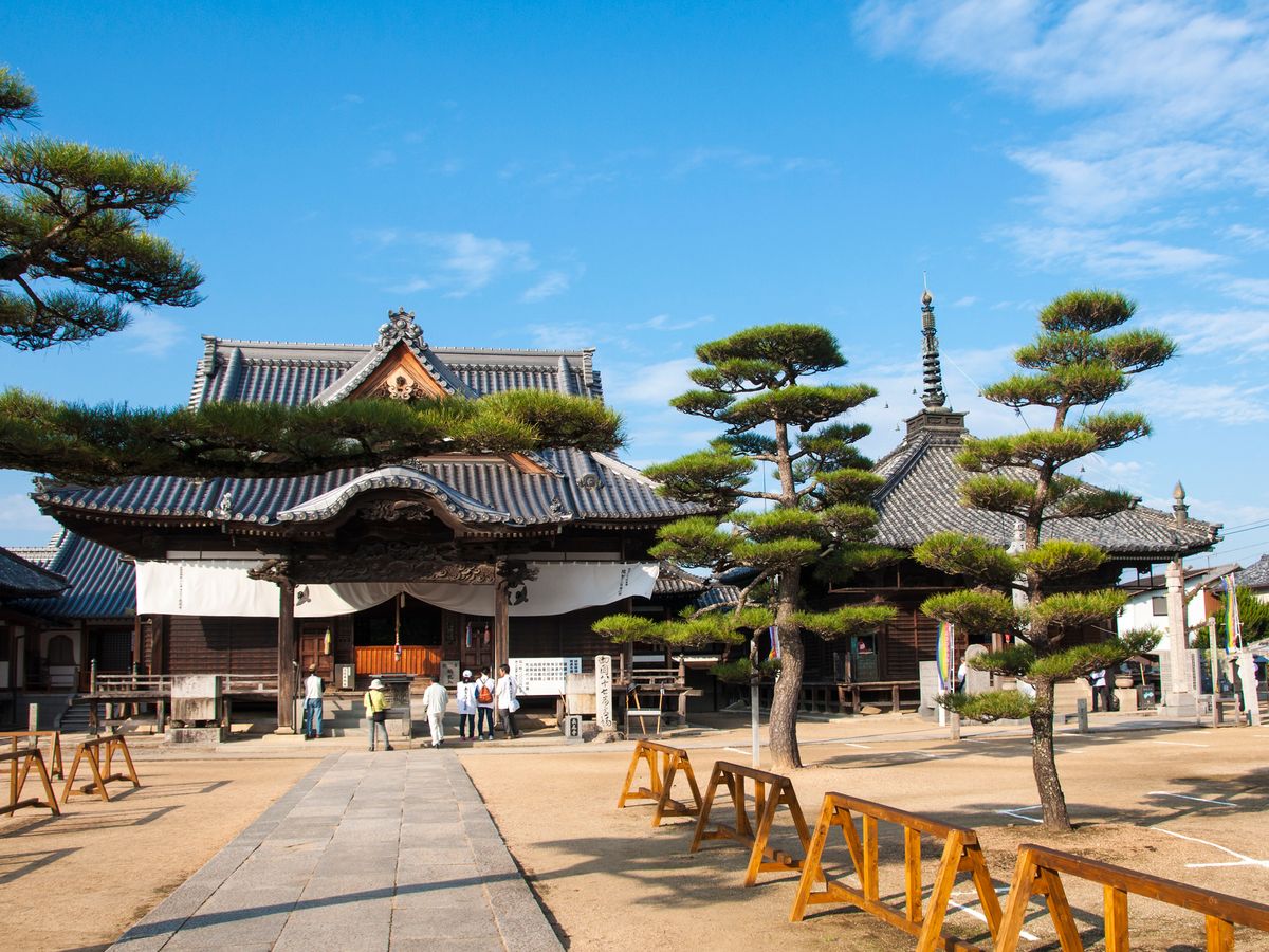 長尾寺_pixta_12671654_M