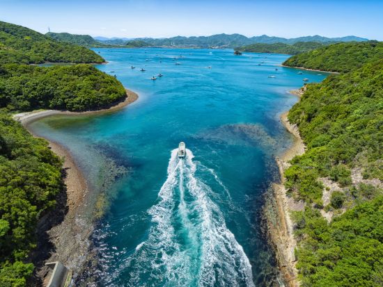 貸切体験ツアー　鳴門の渦潮と文化を体験！　うずしお観潮船＋鳴門スカイライン＋霊山寺＋ドイツ館　大谷焼と藍染の名所も訪問＜6時間／1～9名／徳島市内発＞