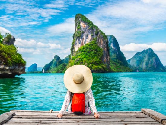 ロングテールボートで行くパンガー湾ツアー　シーカヌー体験＋洞窟探検＋水上村＋ジェームスボンド島上陸＜ホテル送迎／日本語ガイド／昼食＞