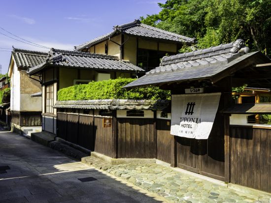 貸切レトロツアー　街並み保存地区・内子＆伊予の小京都・大洲　内子座＋大洲城＋上芳我邸＋臥龍山荘＜6時間／選べる出発時間／松山発＞