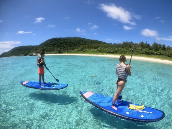 【慶良間SUP（スタンドアップパドル）＋シュノーケリング】座間味島発　ケラマブルーで海上散歩！＜半日または1日／写真無料／座間味島内送迎可＞by ドリフター
