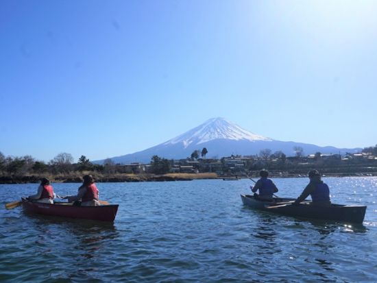 カヌー体験　富士山を眺めながら湖上散歩　写真サービス付き＜3歳から参加可／2時間／午前・午後／送迎付き／富士河口湖町＞