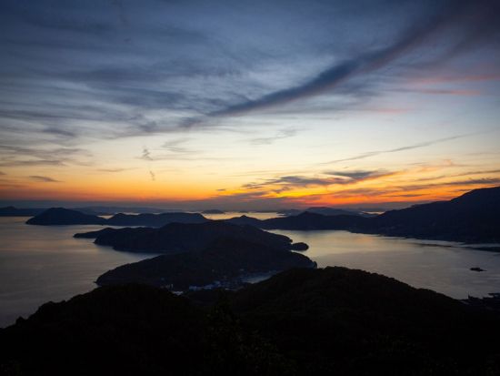 高級クルーザーで行く！瀬戸大橋遊覧クルーズ＋ランチまたはサンセットBBQ＜貸切／4時間／食事付／高松港発＞