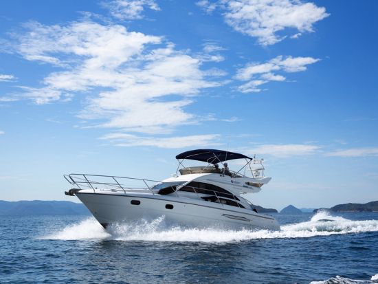 高級クルーザーで行く！瀬戸大橋遊覧クルーズ＋ランチまたはサンセットBBQ＜貸切／4時間／食事付／高松港発＞