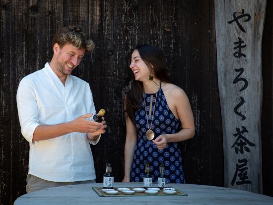 高級クルーザーで行く！瀬戸内海クルーズ＋小豆島の酒蔵・醤油蔵見学ツアー＜貸切／5～7時間／昼食付／高松港発＞
