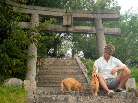 高級クルーザーで行く！塩飽諸島めぐりクルーズ＋真鍋島散策＋漁師料理ランチ＜貸切／6時間／昼食付／高松港発＞