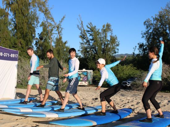 サーフィン・レッスン　アラモアナ・ビーチ･パーク　3歳から参加できる！ by サーフHNL