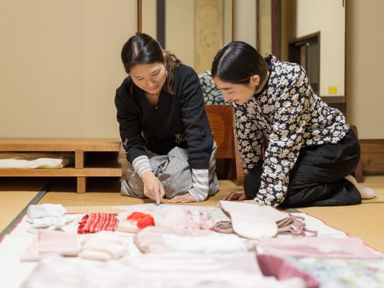 きもの着付け体験 ～着る、知る楽しみ～　ほっこり町家での和体験。＜60分／お着物持込可／京都市中京区＞by 京町屋 Kiotto（きおっと）