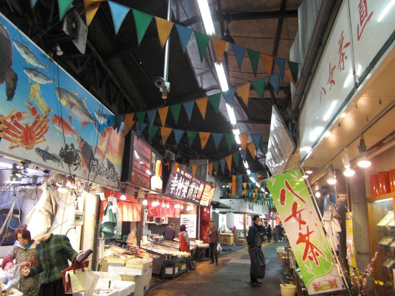 博多まち歩き 人情商店街めぐりコース 柳橋連合市場 サンロード商店街 楽水庵 住吉神社 午後 3時間 博多駅発 福岡の観光 遊び 体験 レジャー専門予約サイト Veltra ベルトラ 博多まち歩き 人情商店街めぐりコース 柳橋連合市場 サンロード商店街 楽水庵 住吉神社 午後 3時間 博多駅発 福岡の観光 遊び 体験 レジャー専門予約サイト Veltra ベルトラ