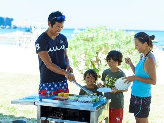 カヤック＆バナナシュノーケル体験とセットで楽しむ！食材持ち込みOKのビーチBBQプラン＜恩納村＞