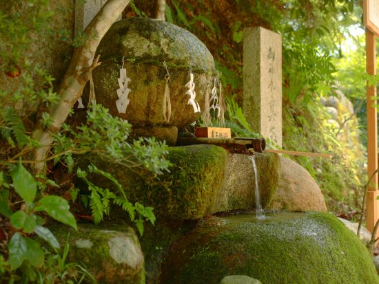 貸切観光タクシー　松江の縁結び有名4スポットを巡る半日ツアー＜4時間／1-9名／松江市内発着・玉造温泉お送り可＞4名参加で1名7,900円～ by松江一畑交通