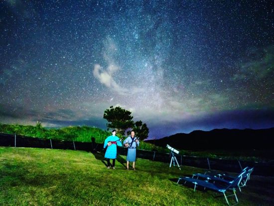 サンセット＆星空鑑賞ツアー 夕日も星空も一度に楽しめる癒しのプラン　星空観賞プランでは島人の島唄三線演奏付＋市街地ホテル送迎可＜石垣島＞ 