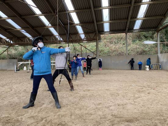 流鏑馬（やぶさめ）体験 乗馬しながら矢を放つ騎射 ＜JR東郷駅へ送迎可／宗像市＞ by カナディアンキャンプ乗馬クラブ