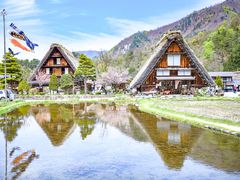 Japan_Gifu_Shirakawa-go_Spring_shutterstock_678492355