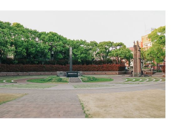 長崎市内発着貸切観光タクシー　平和の街長崎めぐりコース 平和公園＋浦上天主堂＋原爆資料館 ＜2時間／1～9名＞ byブルーキャブ