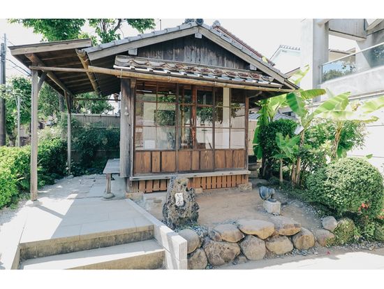 如己堂（車窓）