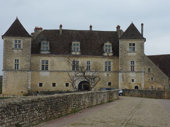 クロ・ド・ヴージョ城正門への道