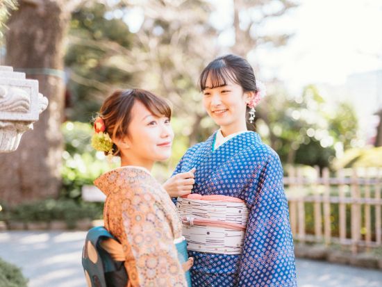 着物レンタル 大人可愛いシンプル着物からレトロモダンなアンティーク着物まで！はんなり優雅な装いで古都散策♪＜京都駅前店＞by VASARA