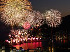 Japan_Shizuoka_Atami_Fireworks_shutterstock_530779975