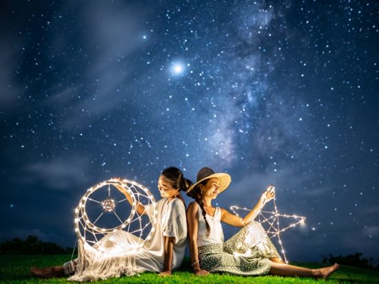 星空ナイトフォトツアー　イルミネーション小道具でSNS映え！枚数増のボリュームアップやムービー付きプランあり＜宮古島＞