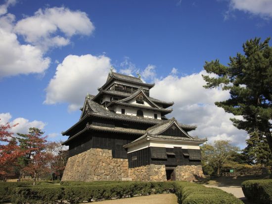 貸切観光タクシー 国宝松江城＋妖怪の町 水木しげるロードを巡る＜4時間／1-9名／松江市内発着・松江発米子空港着＞4名参加で1名7,900円～ by松江一畑交通