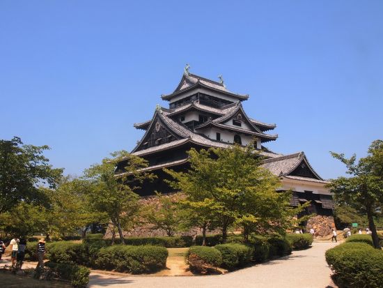 貸切観光タクシー 国宝松江城＋妖怪の町 水木しげるロードを巡る＜4時間／1-9名／松江市内発着・松江発米子空港着＞4名参加で1名7,900円～ by松江一畑交通